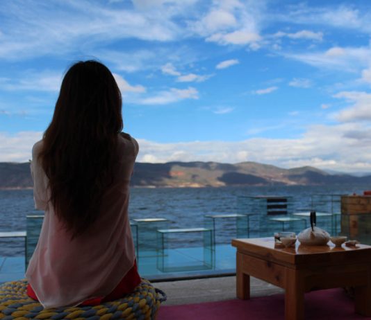 Why the Pajama Top Should Be Your Summer Uniform